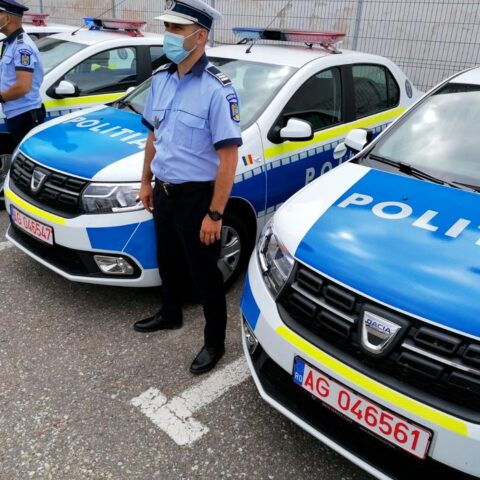 Ce mașini își cumpără Poliția Română